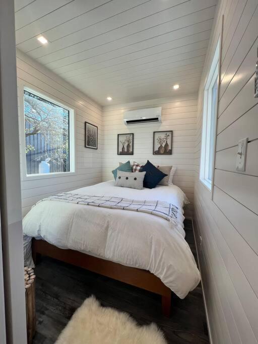 New The Flagship 2 Story Container Home Waco Exterior photo