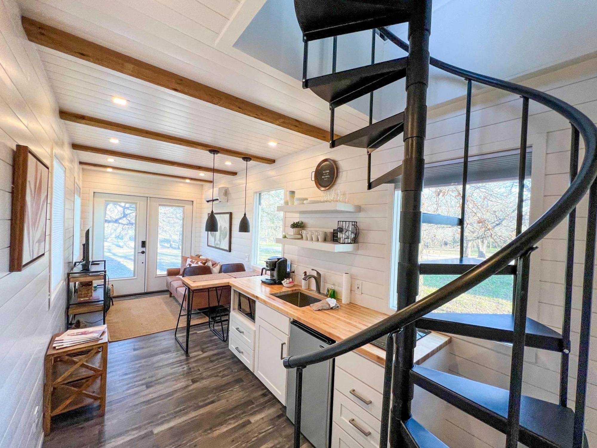 New The Flagship 2 Story Container Home Waco Exterior photo