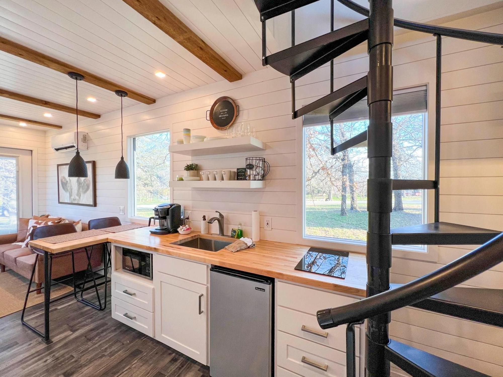 New The Flagship 2 Story Container Home Waco Exterior photo